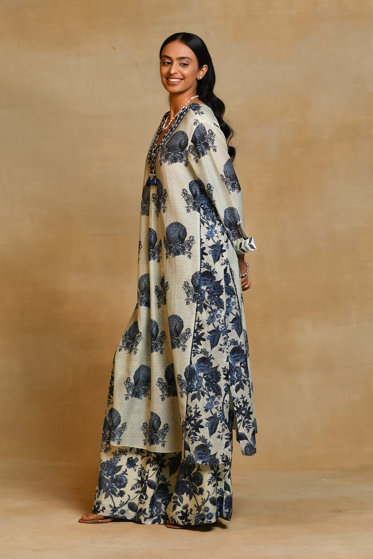 Chandni Blue Scallop Border Panelled Kurta Set