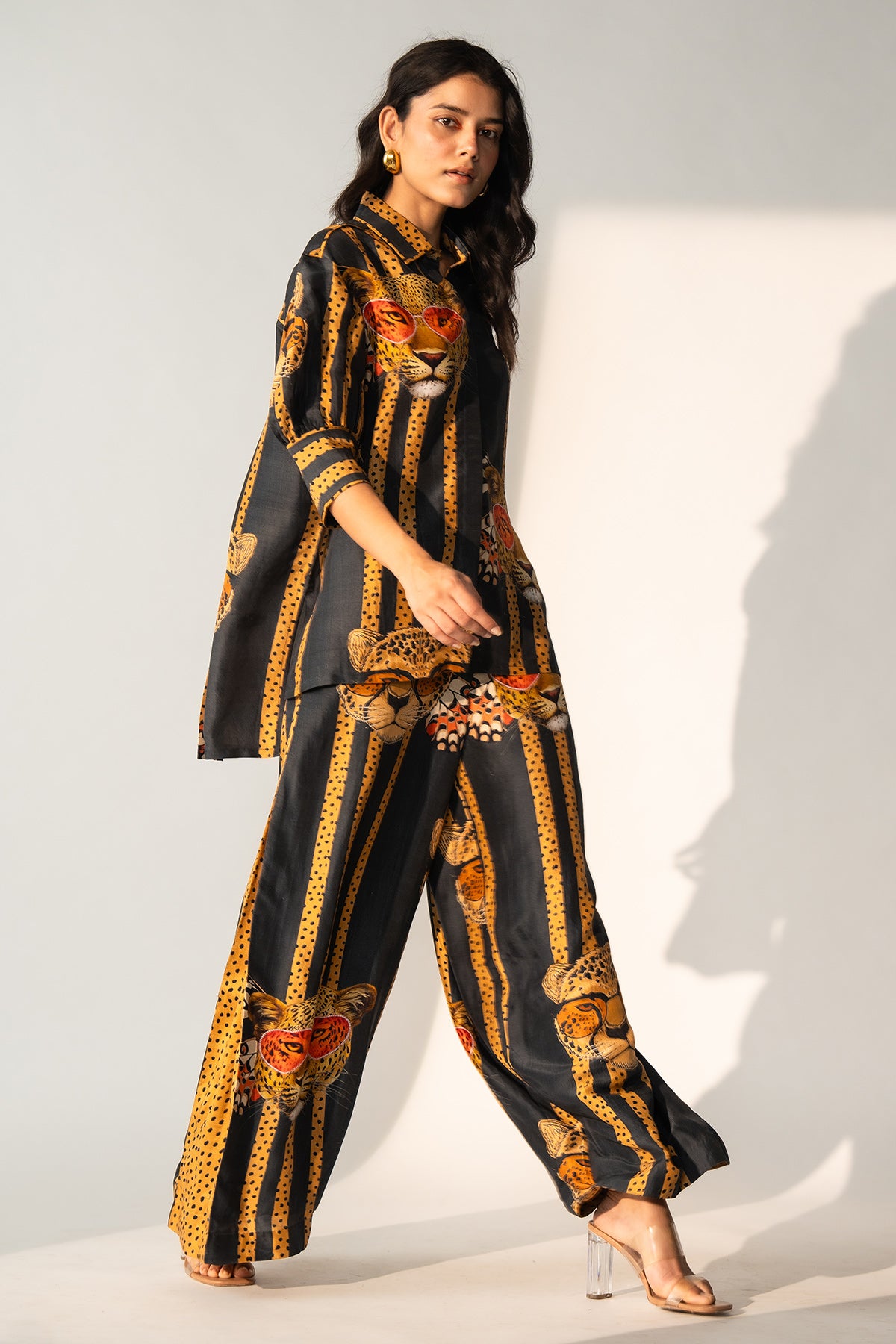 BOX SHIRT WITH PLEATED DETAILS