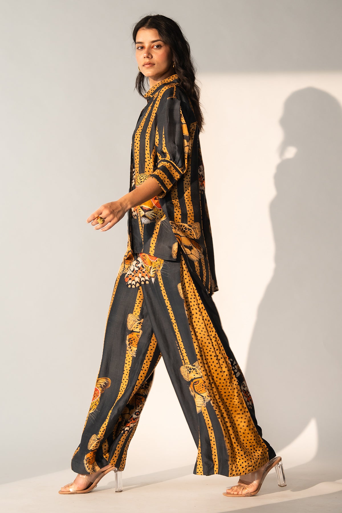 BOX SHIRT WITH PLEATED DETAILS