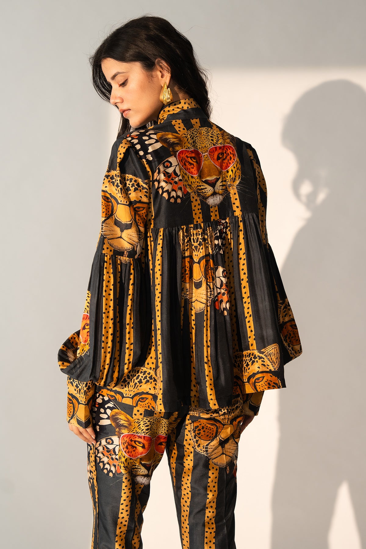 FORMAL TOP WITH LOOP DETAILS