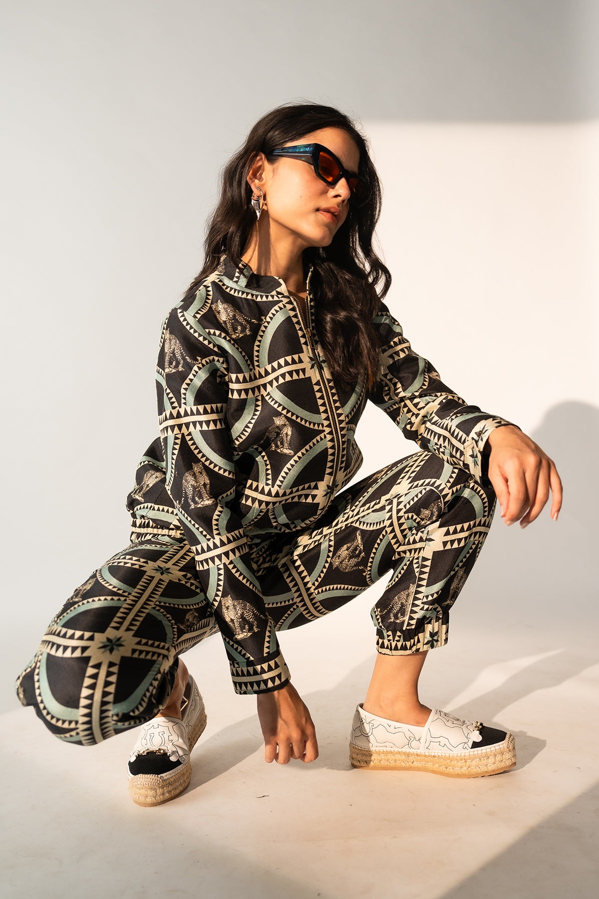BOMBER JACKET AND JOGGERS