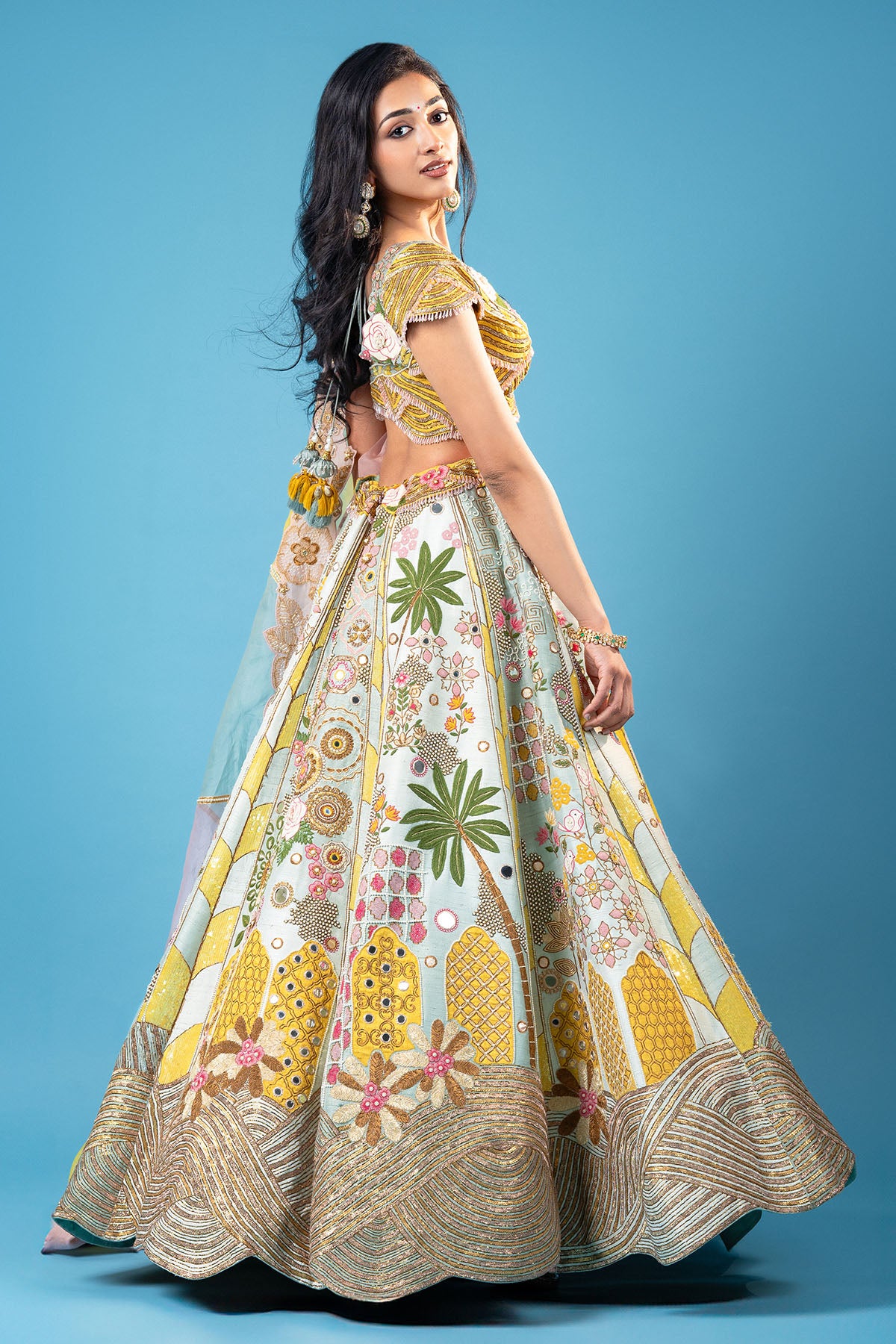 Preity mukhundhan in Gold wave summer lehenga