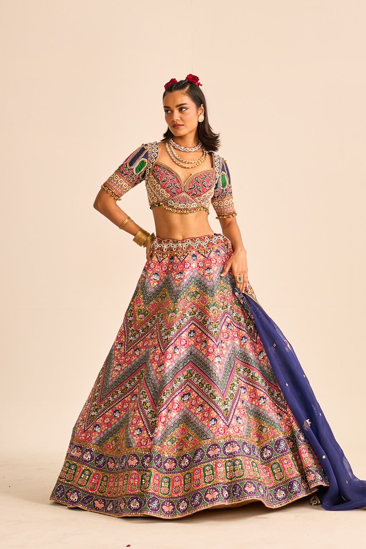 Sunehri patola lehenga