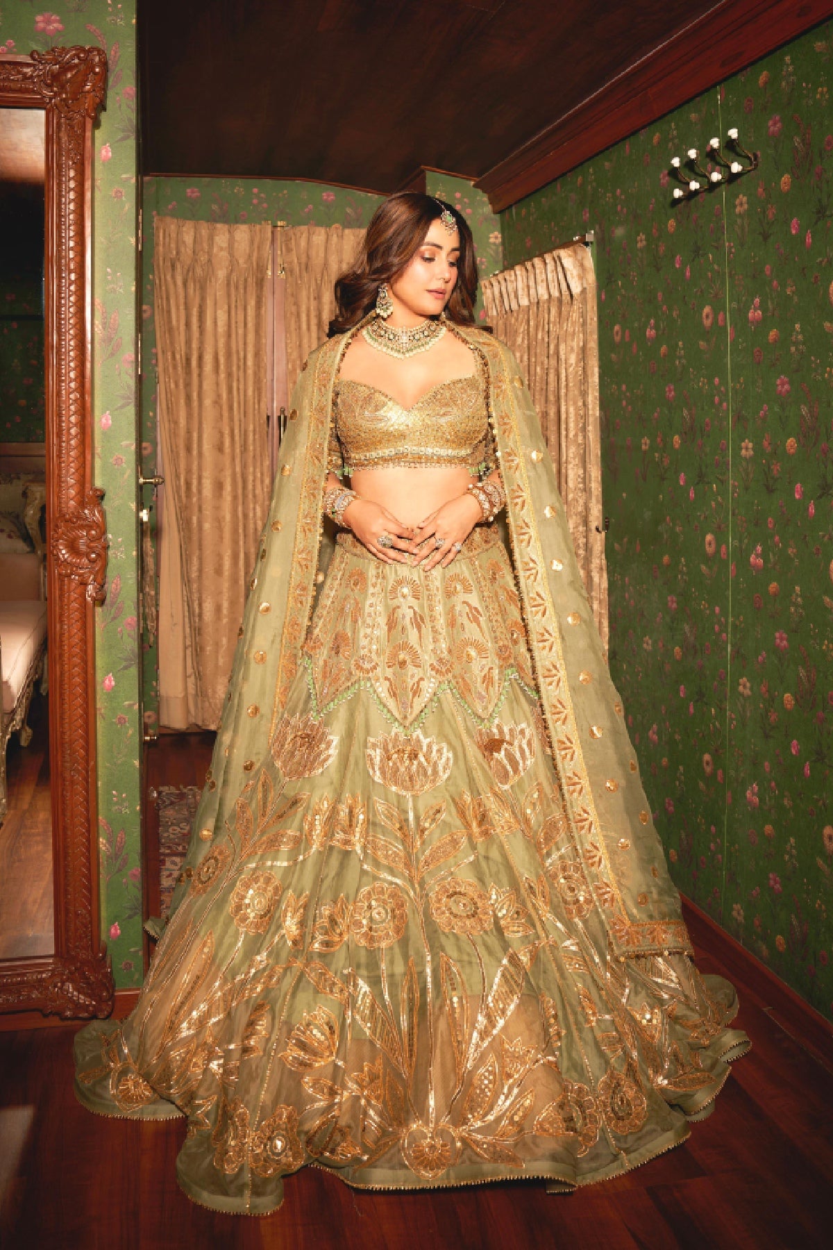 Hina khan in treasure organza lehenga- Green