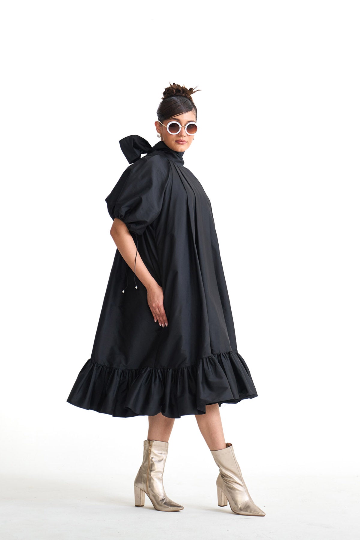 Pearl lily pleated antifit dress