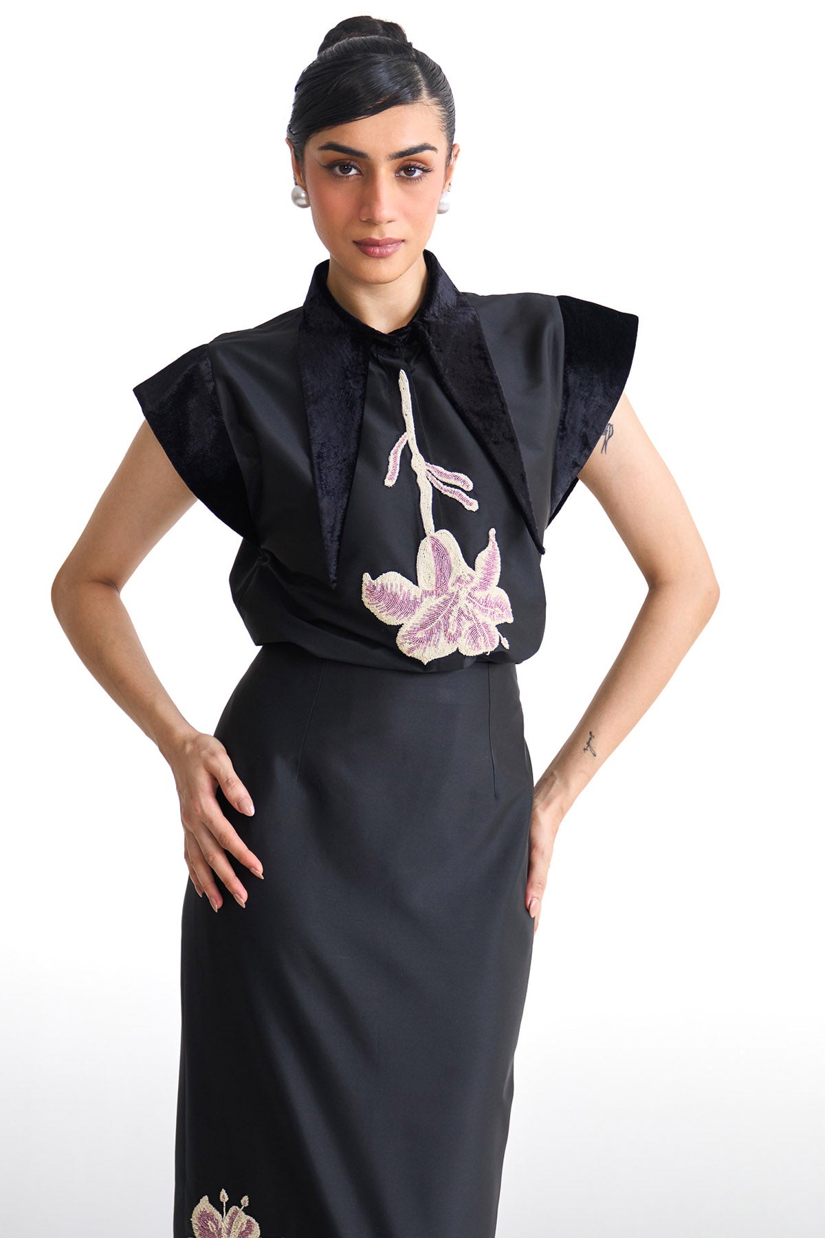 Pearl lily pointed collar shirt
