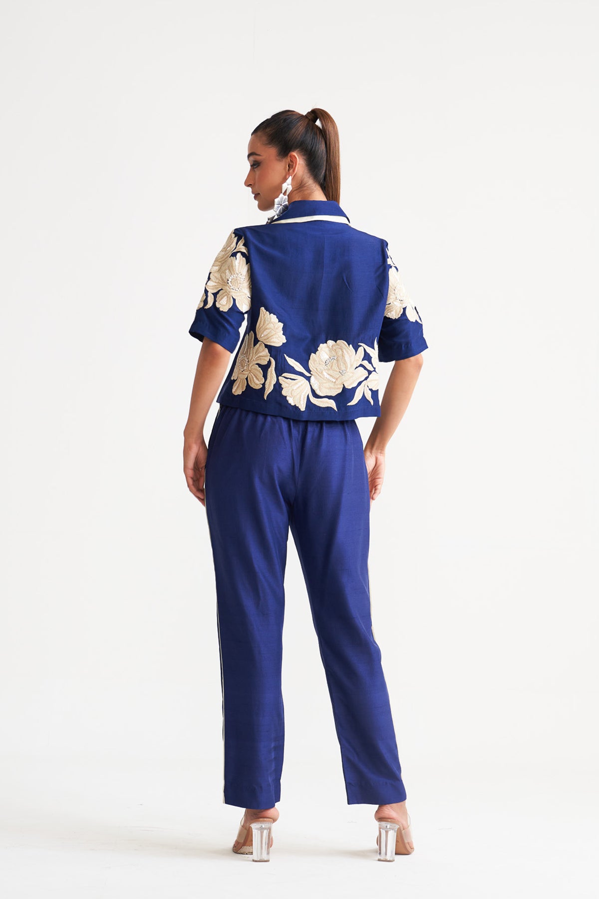 Front pleated short shirt