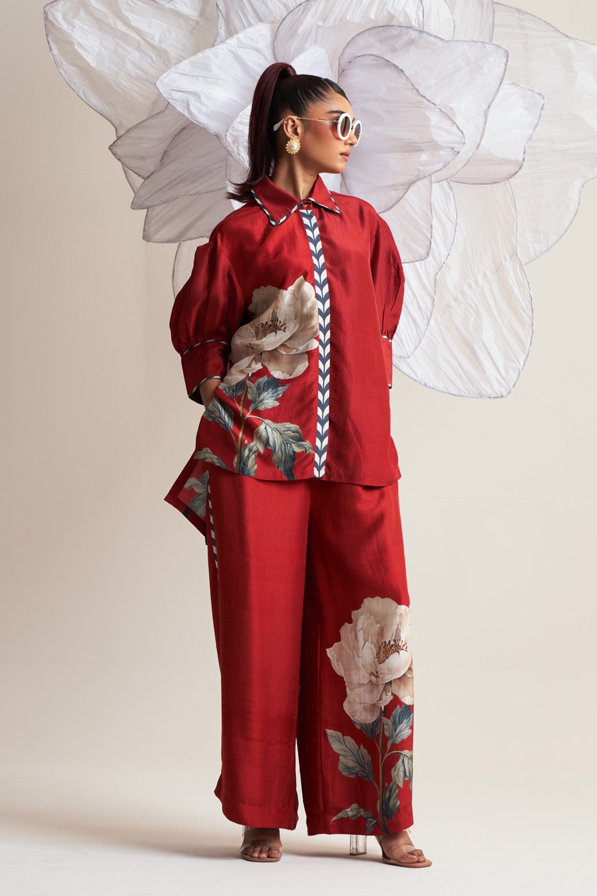 Box yoke pleated shirt