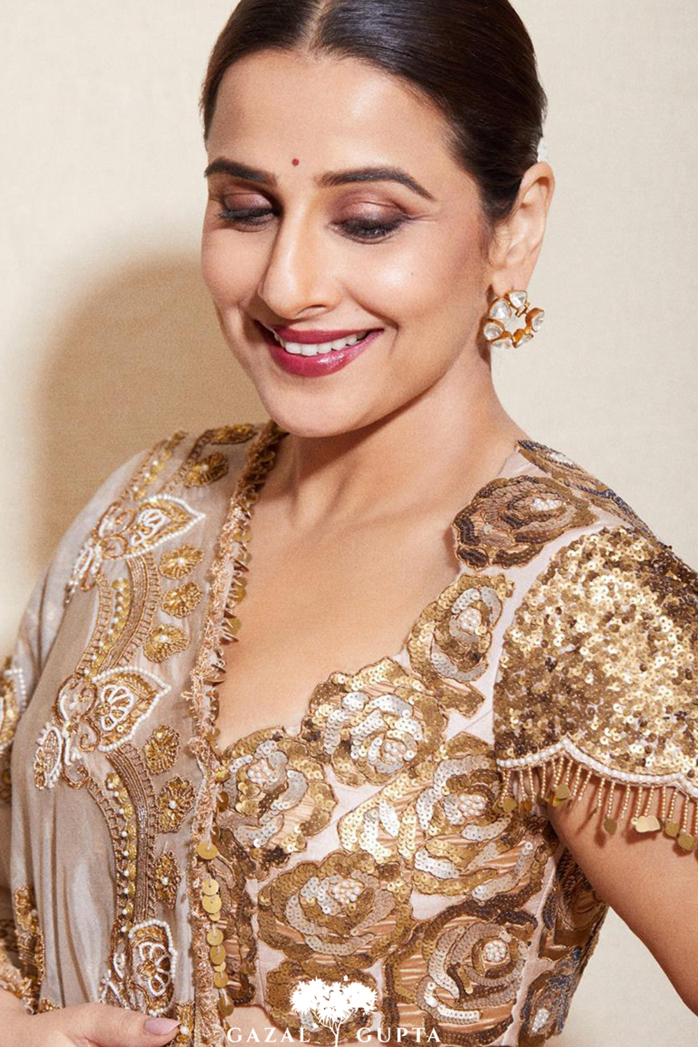 Vidya Balan in Banarsi tulip border lehenga