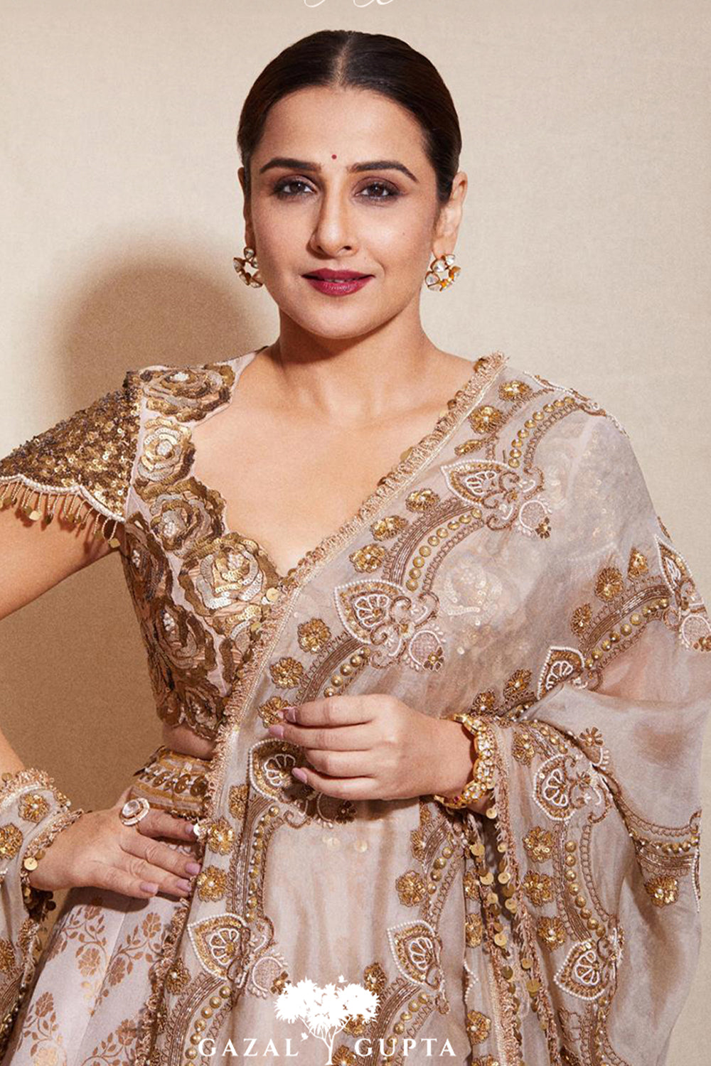 Vidya Balan in Banarsi tulip border lehenga