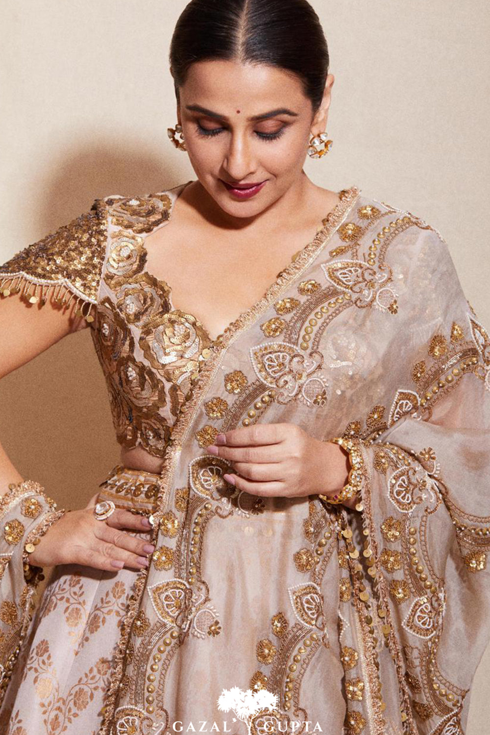 Vidya Balan in Banarsi tulip border lehenga