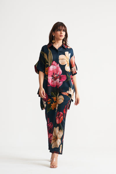 Wild rosette Eyelet shirt
