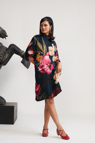 Wild rosette Patch pocket dress