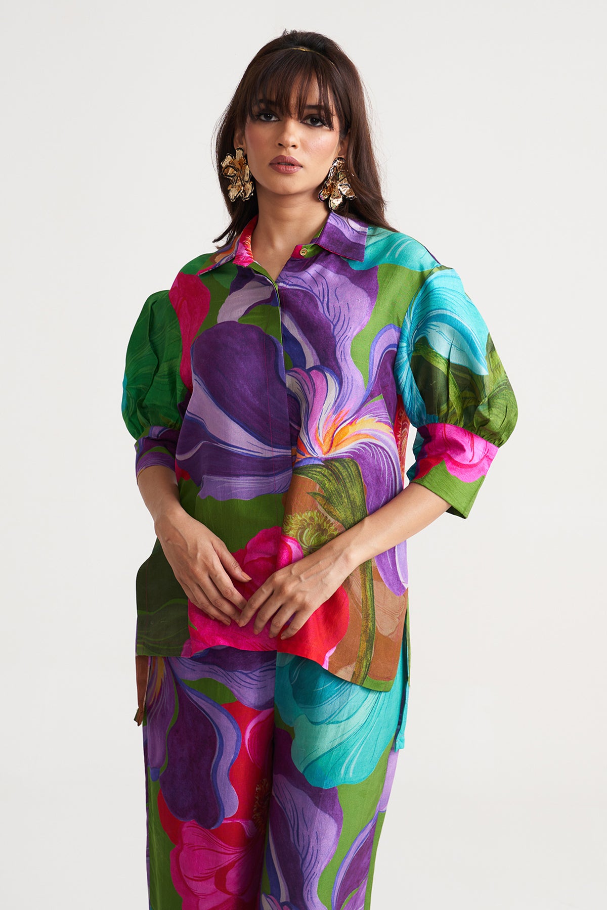 Box yoke pleated shirt