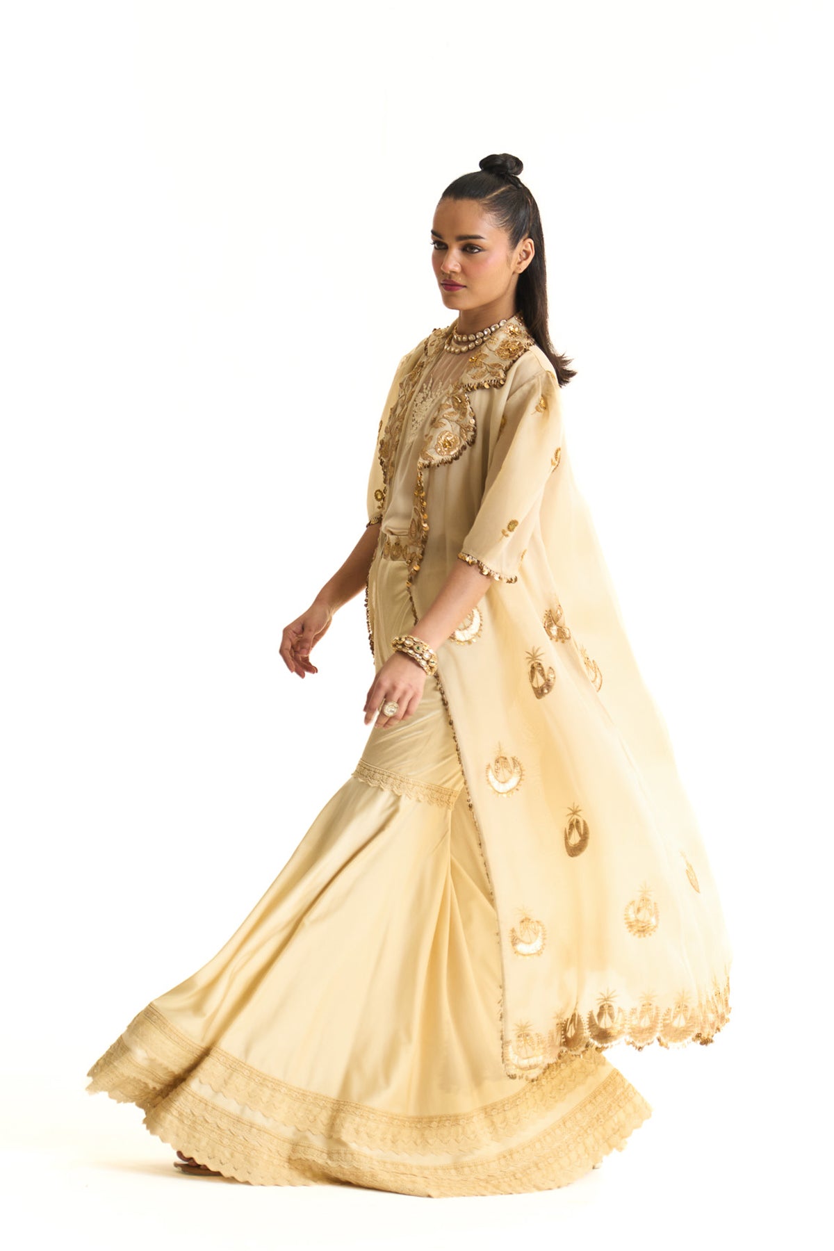 Chaand baag Long cape and garara set