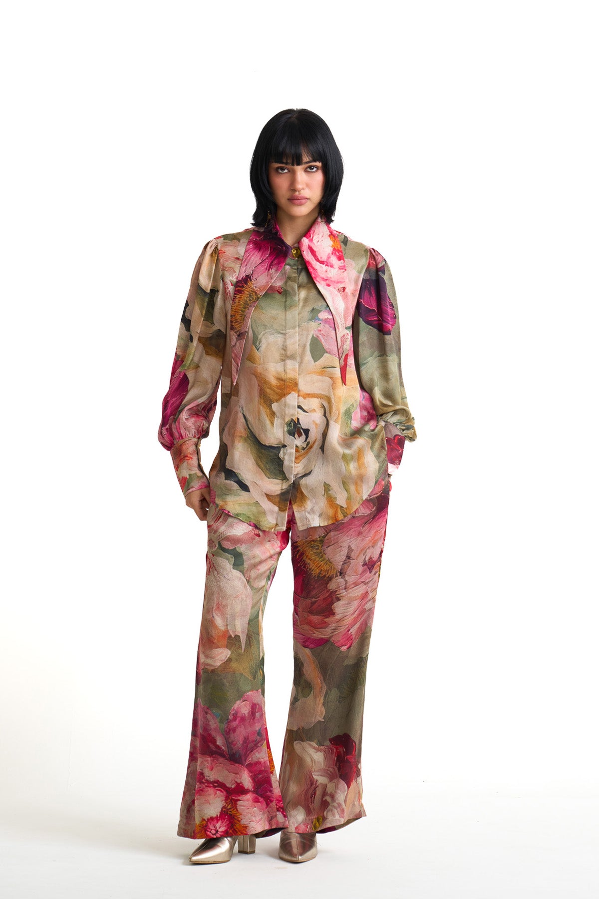 Petal story flare pants