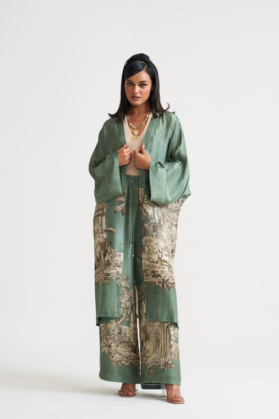 Tusk & temple Shrug