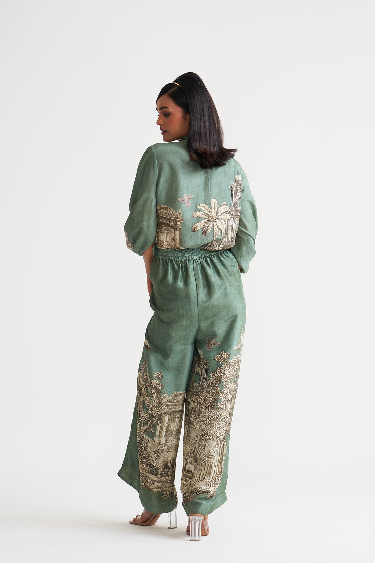 Shirt with sleeve detail