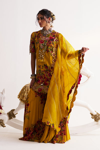 Festive bloom Cut to cut suit