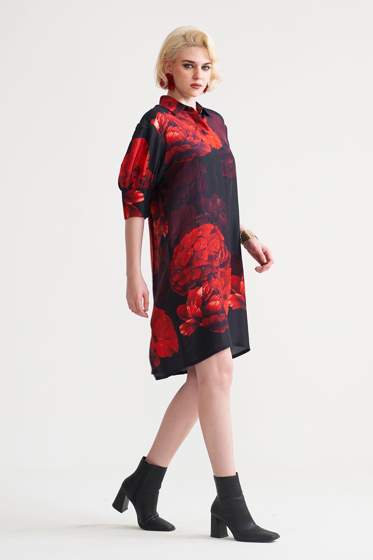 Box yoke pleated dress