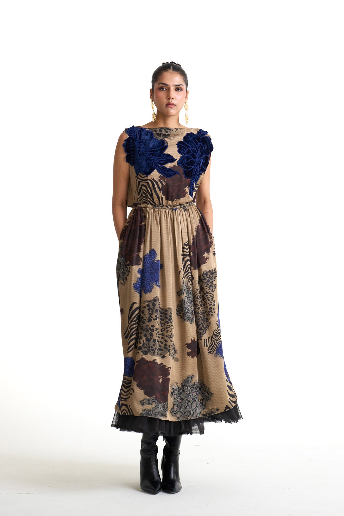 Desert safari back open skirt dress