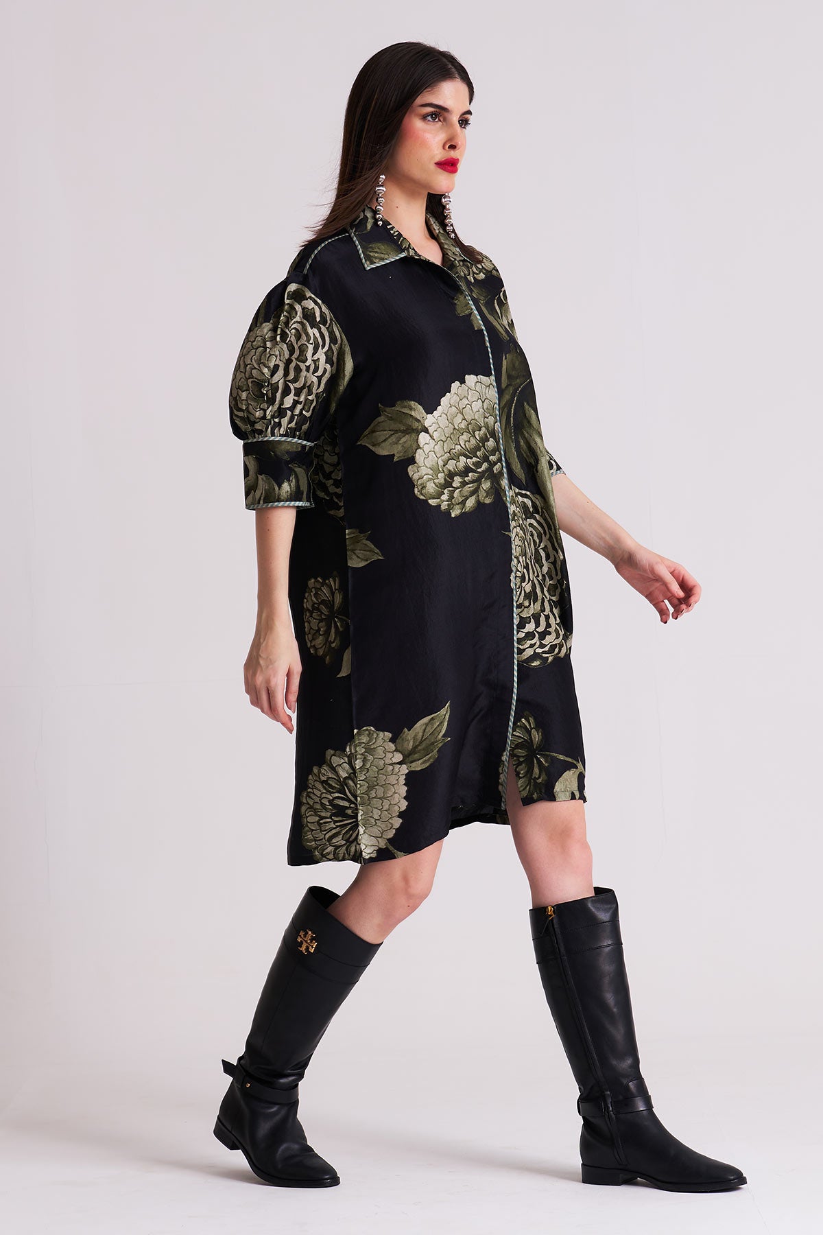Box yoke pleated dress