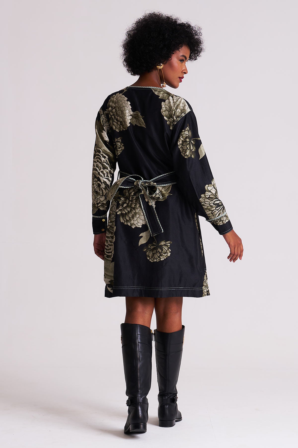 Thread detail dress