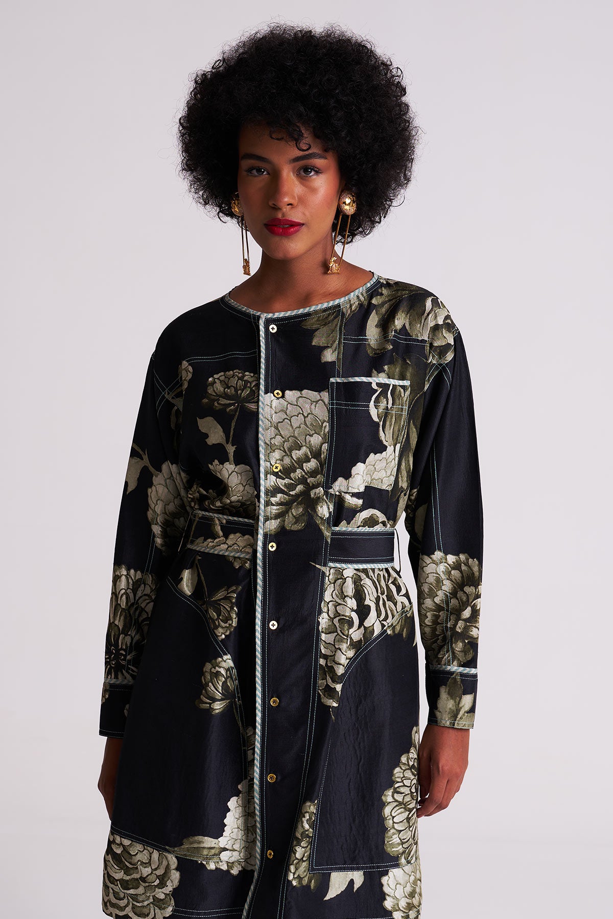 Thread detail dress