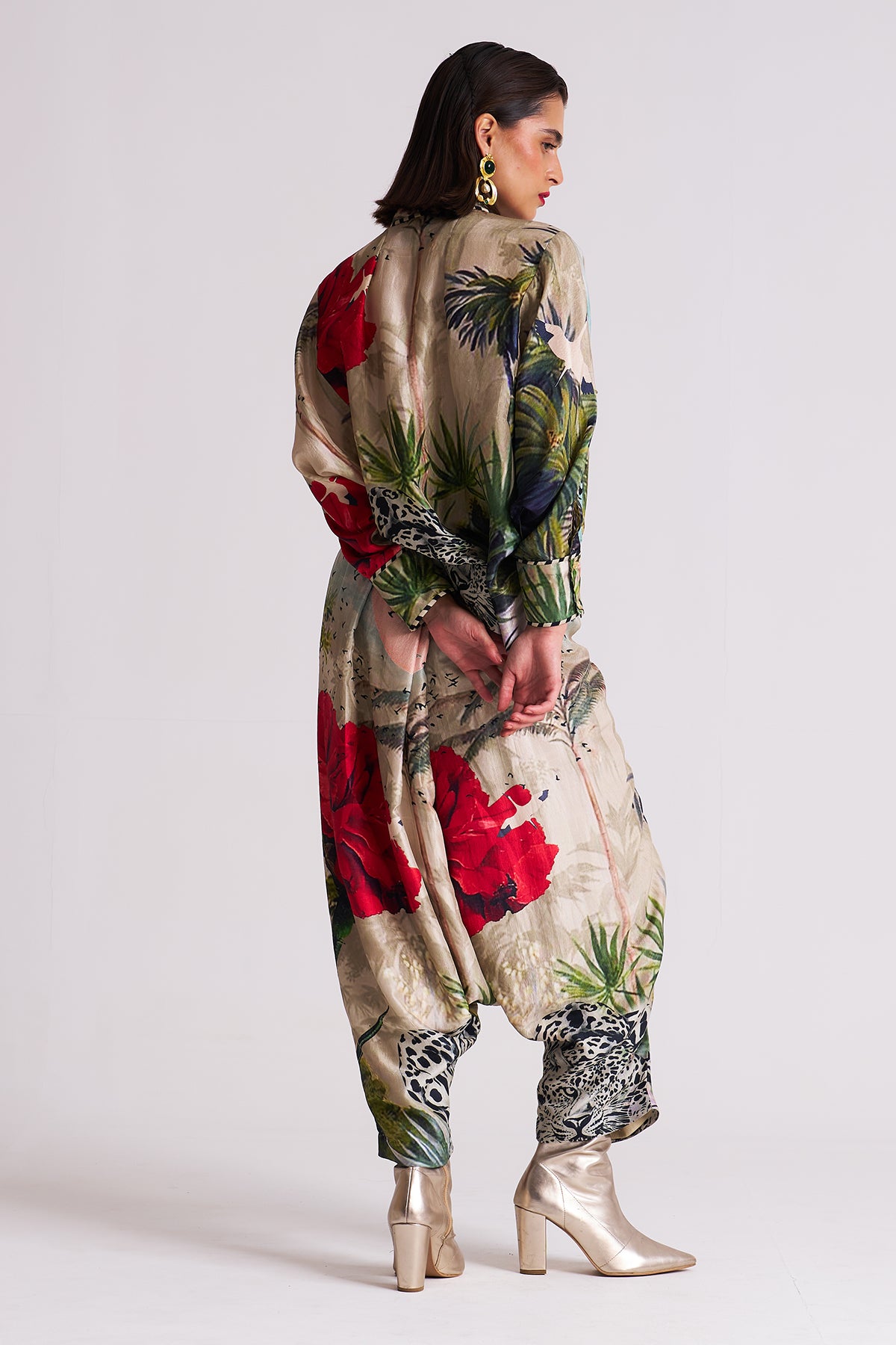 Patch pocket shirt with harrom pants