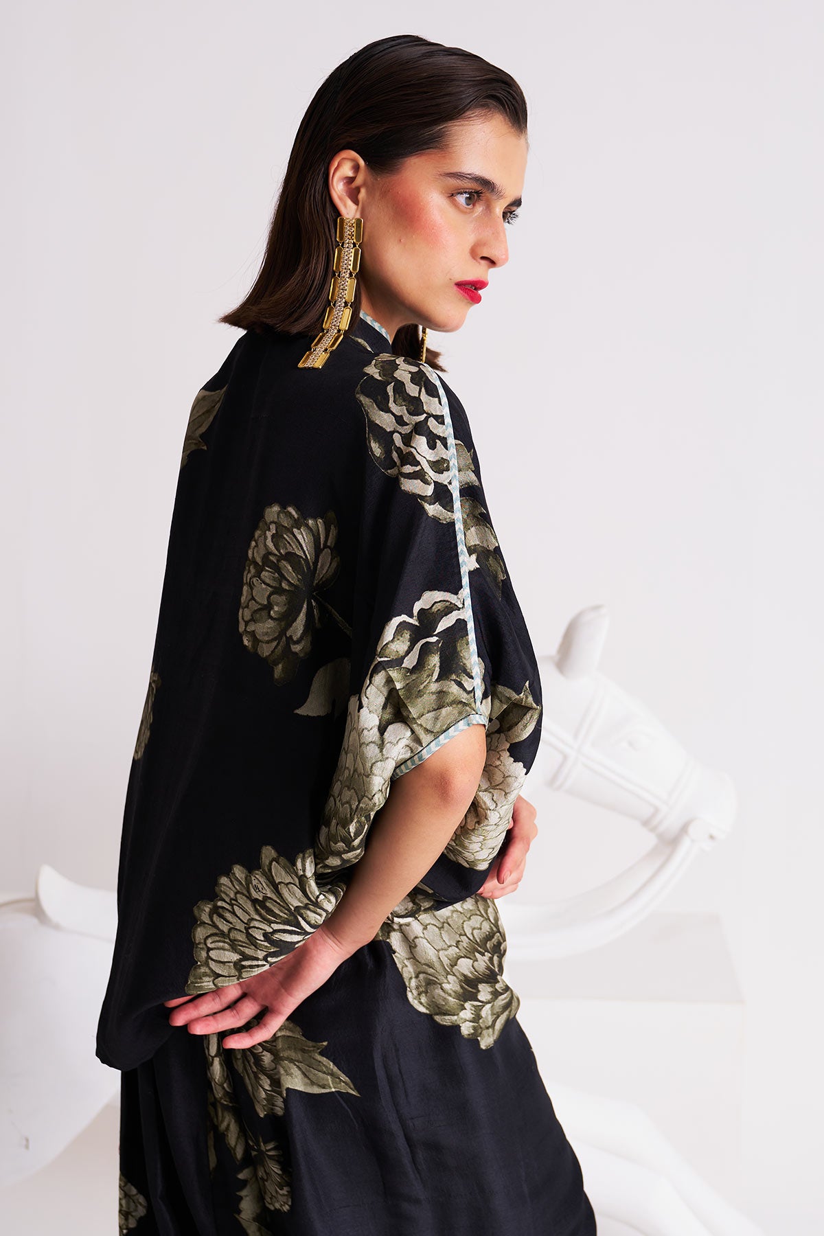 Band collar top with harrom pants