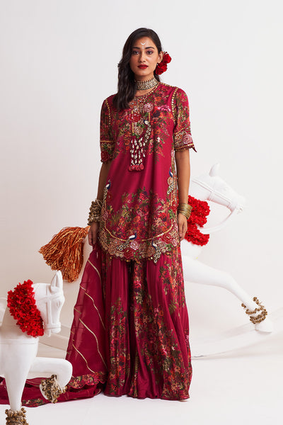 Festive bloom Cut to cut suit