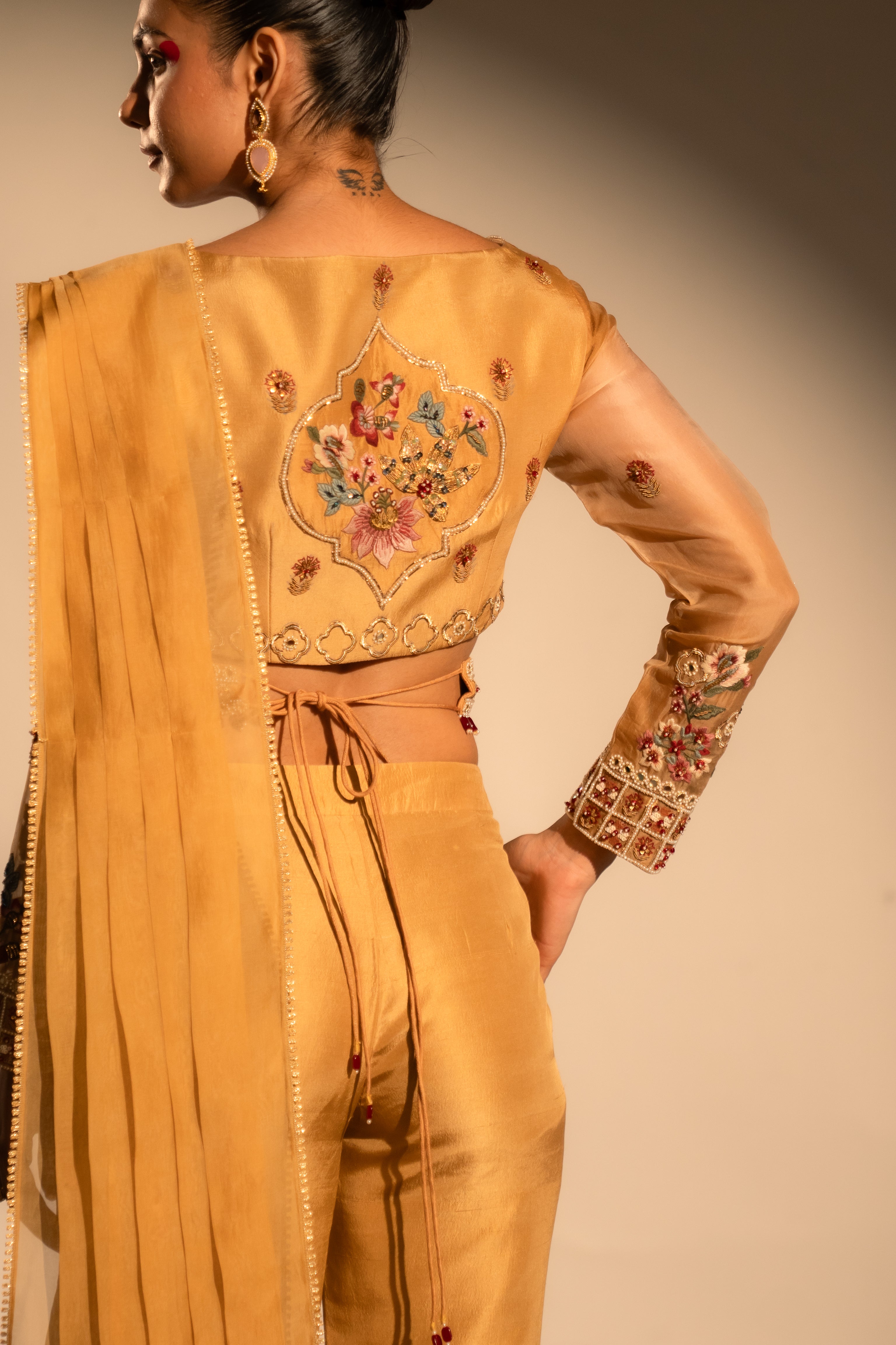 Cheetah garden pant saree with embroidered belt