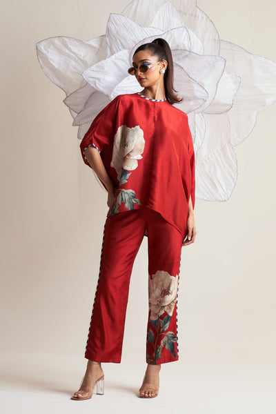 Ruby blossom Round neck shirt
