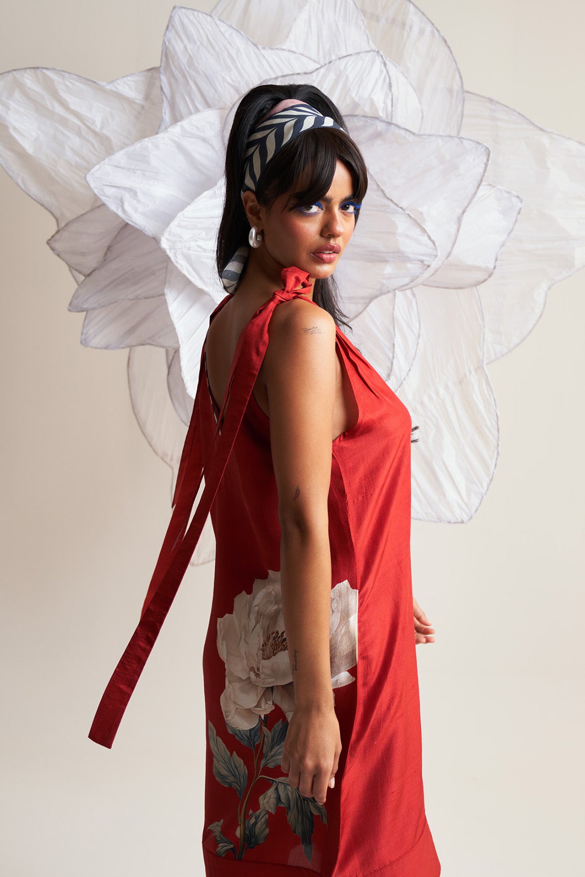 V-Neck tie up dress