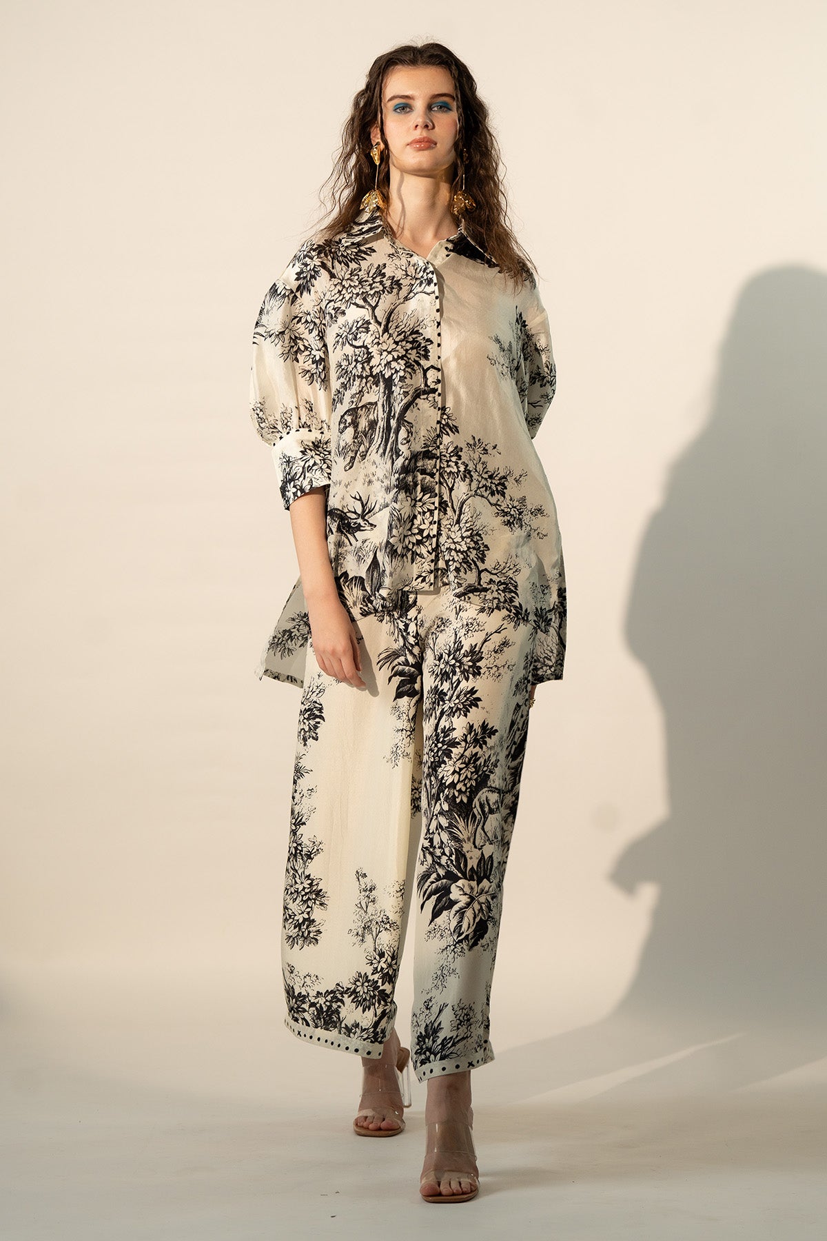 BOXY YOKE PLEATED SHIRT