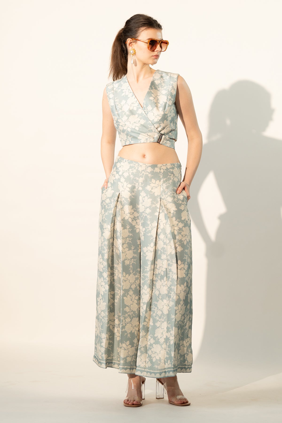 FRONT PLEATED PANTS