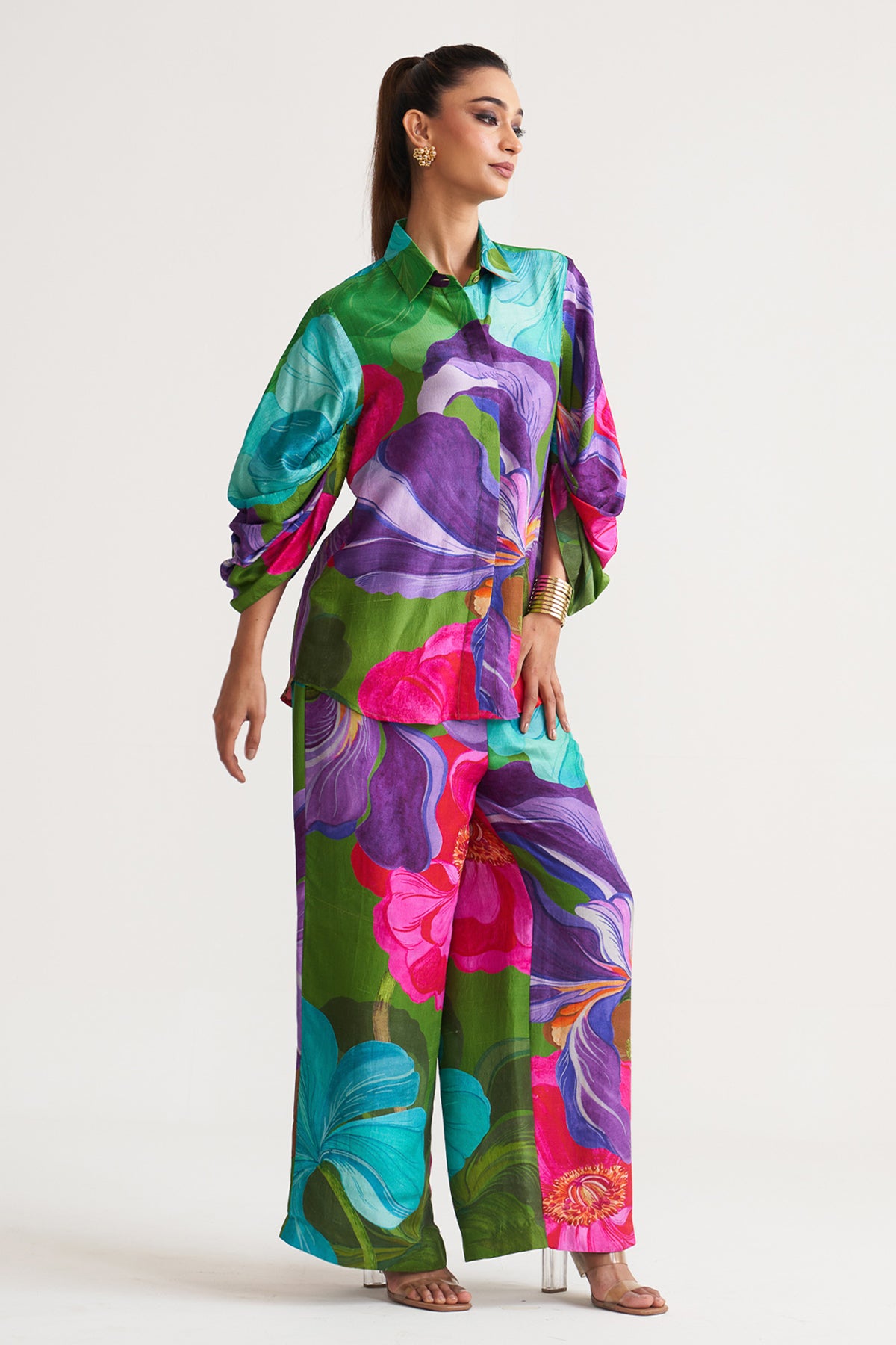 Shirt with sleeve detail