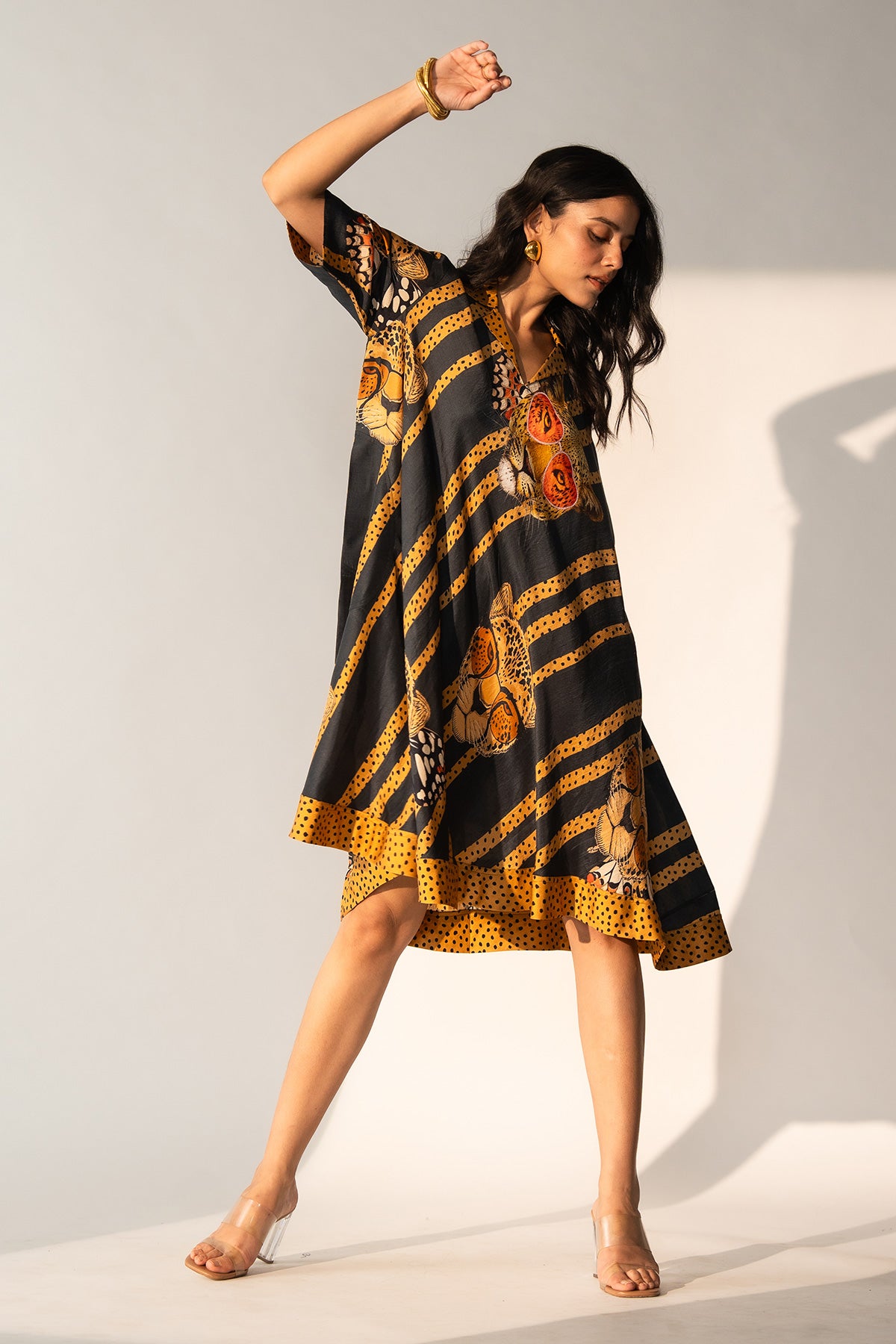 V NECK A LINE DRESS WITH PATCH POCKET