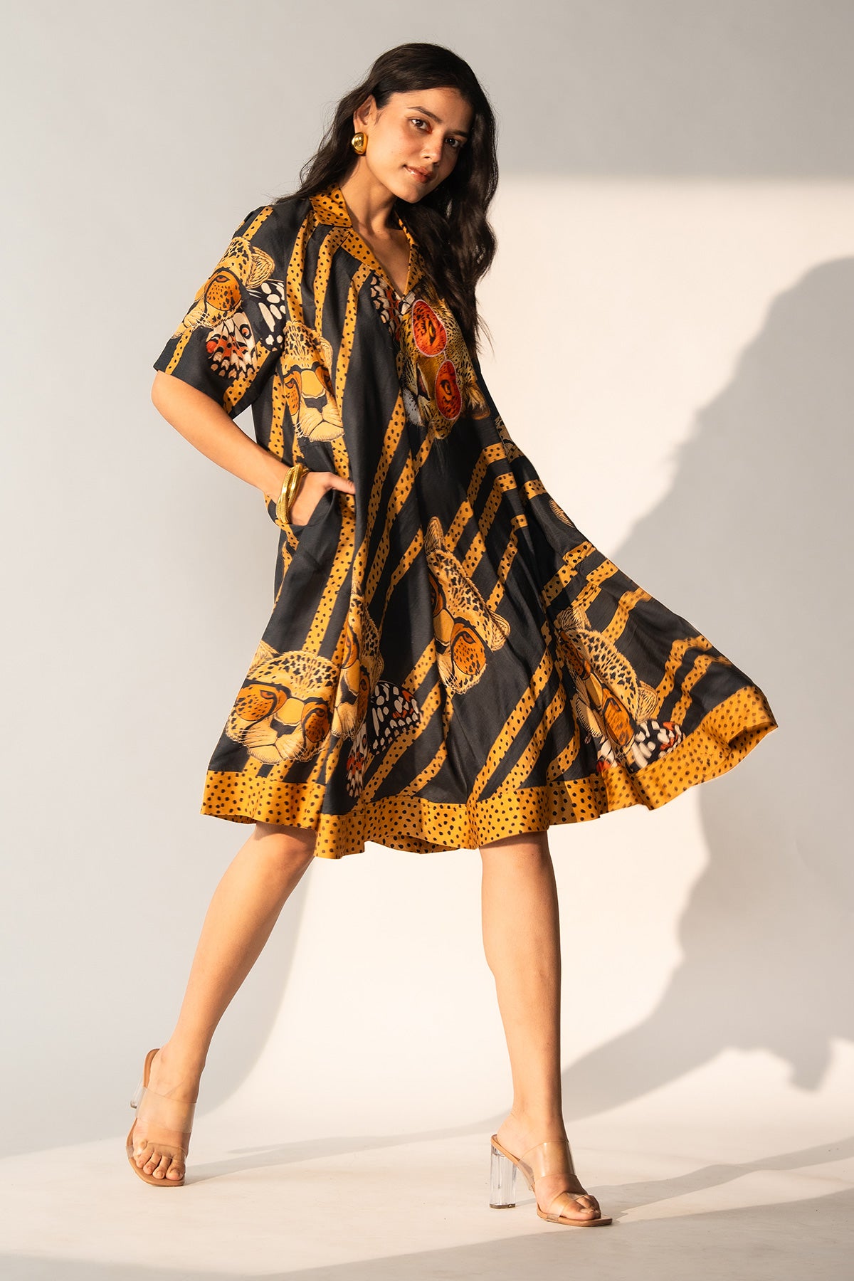 V NECK A LINE DRESS WITH PATCH POCKET