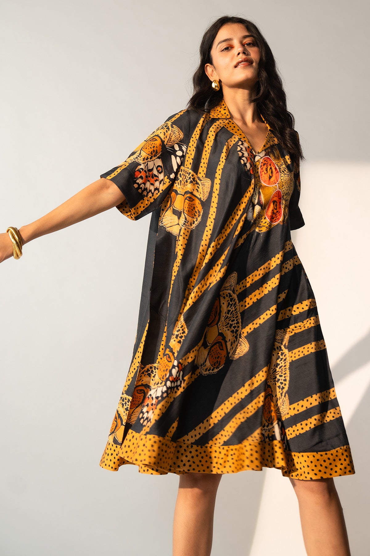 V NECK A LINE DRESS WITH PATCH POCKET