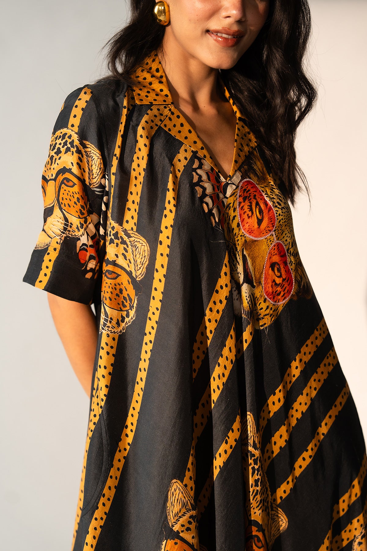 V NECK A LINE DRESS WITH PATCH POCKET