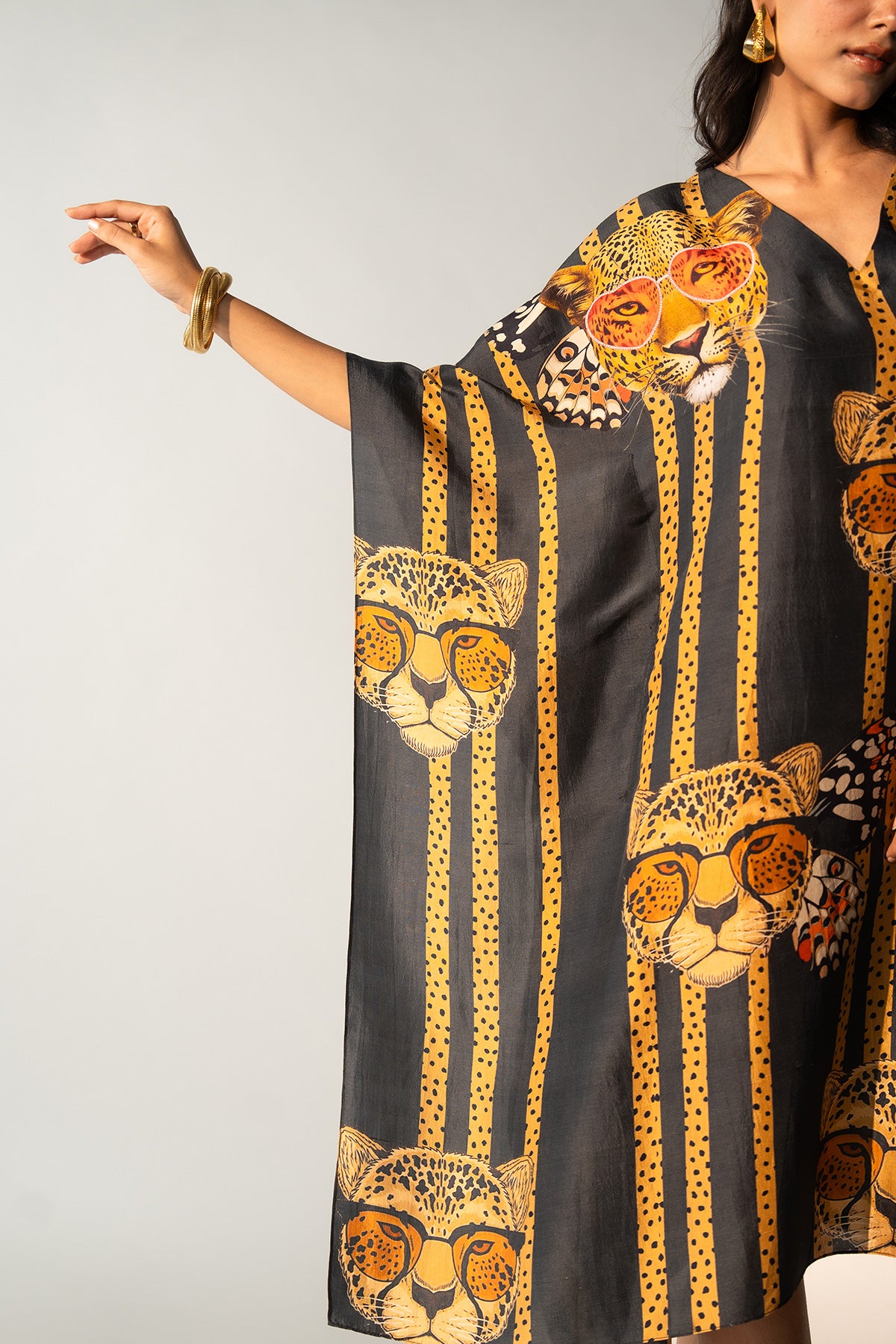 V NECK KAFTAN