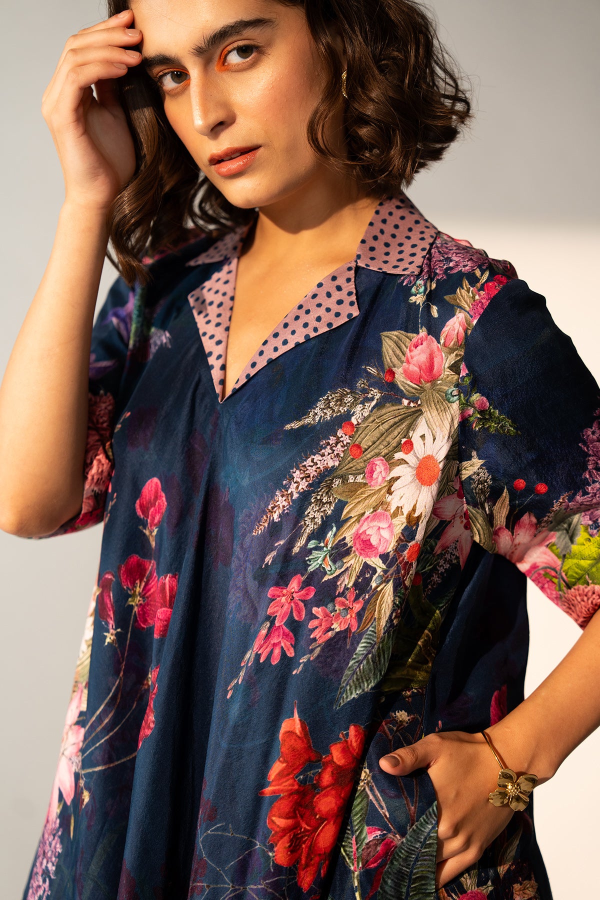 V NECK A LINE DRESS WITH PATCH POCKET