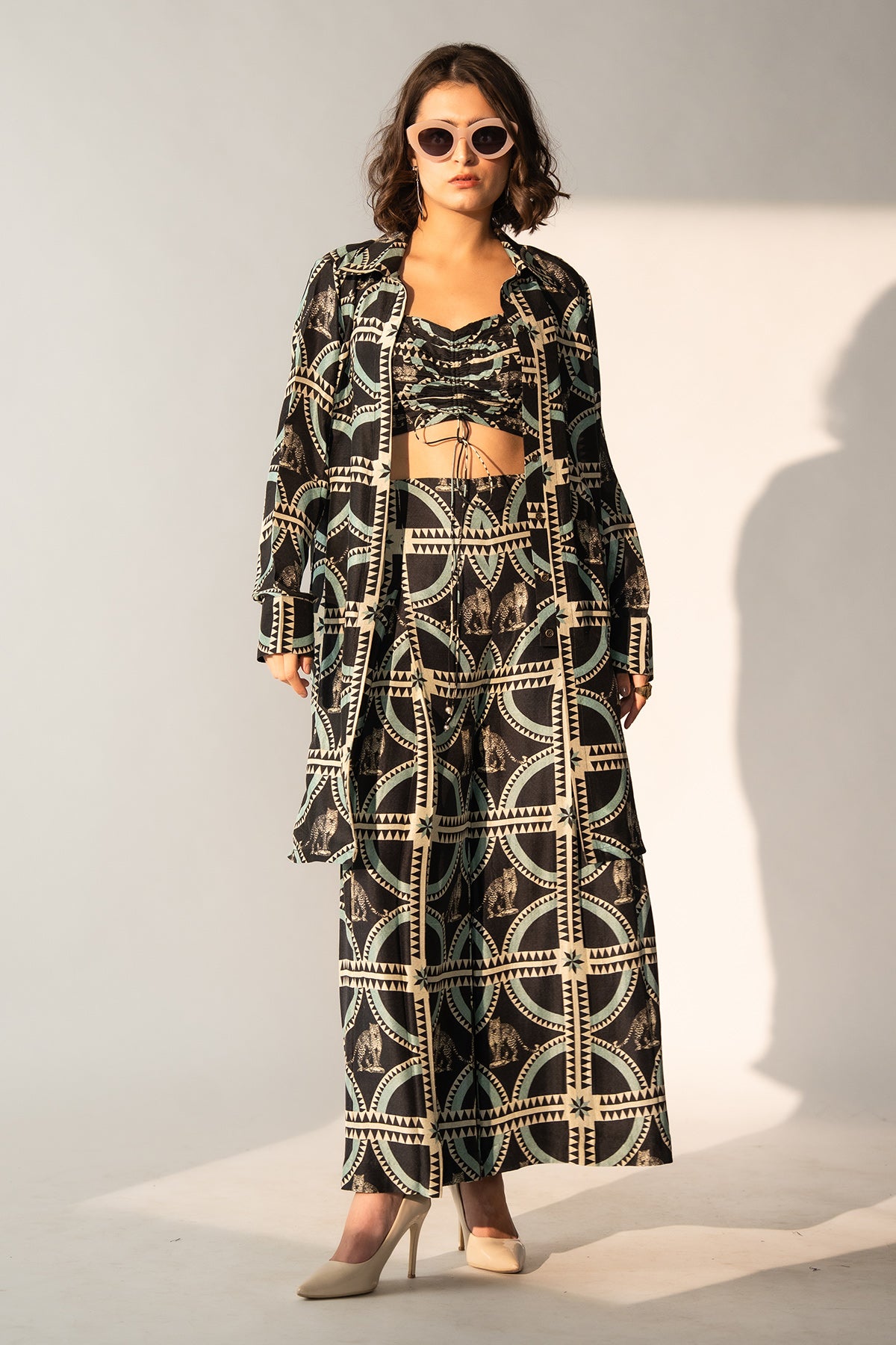 FRONT PLEATED PANTS