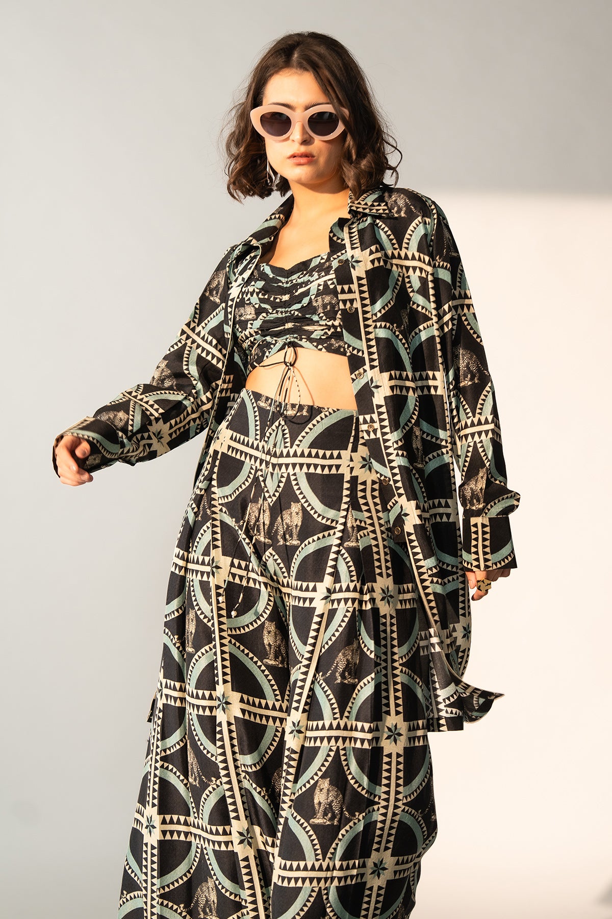 FRONT PLEATED PANTS