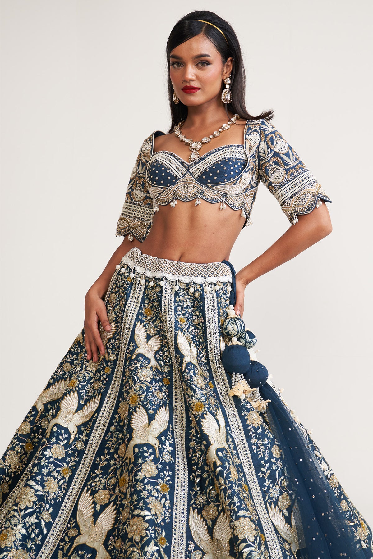 Aasmani noor parsi lehenga