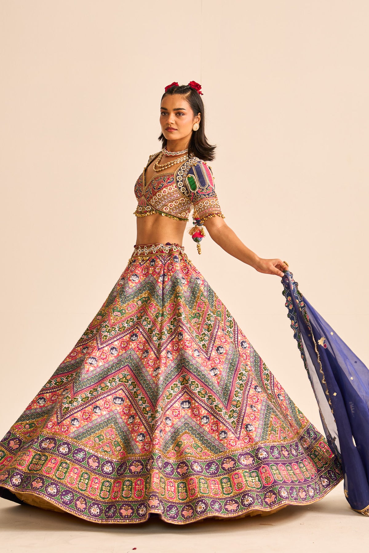 Sunehri patola lehenga