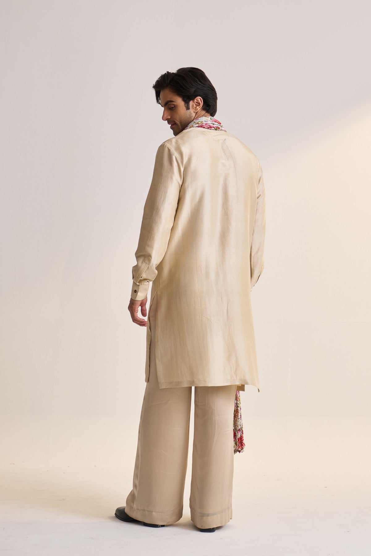 Gul bel-embroidered kurta