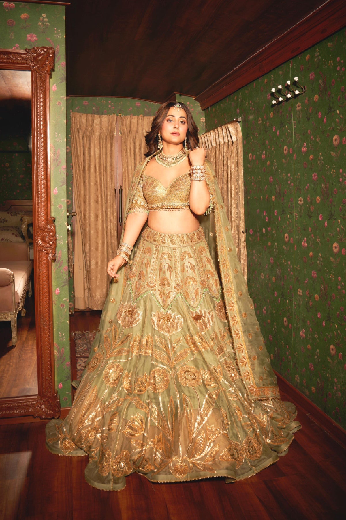Hina khan in treasure organza lehenga- Green