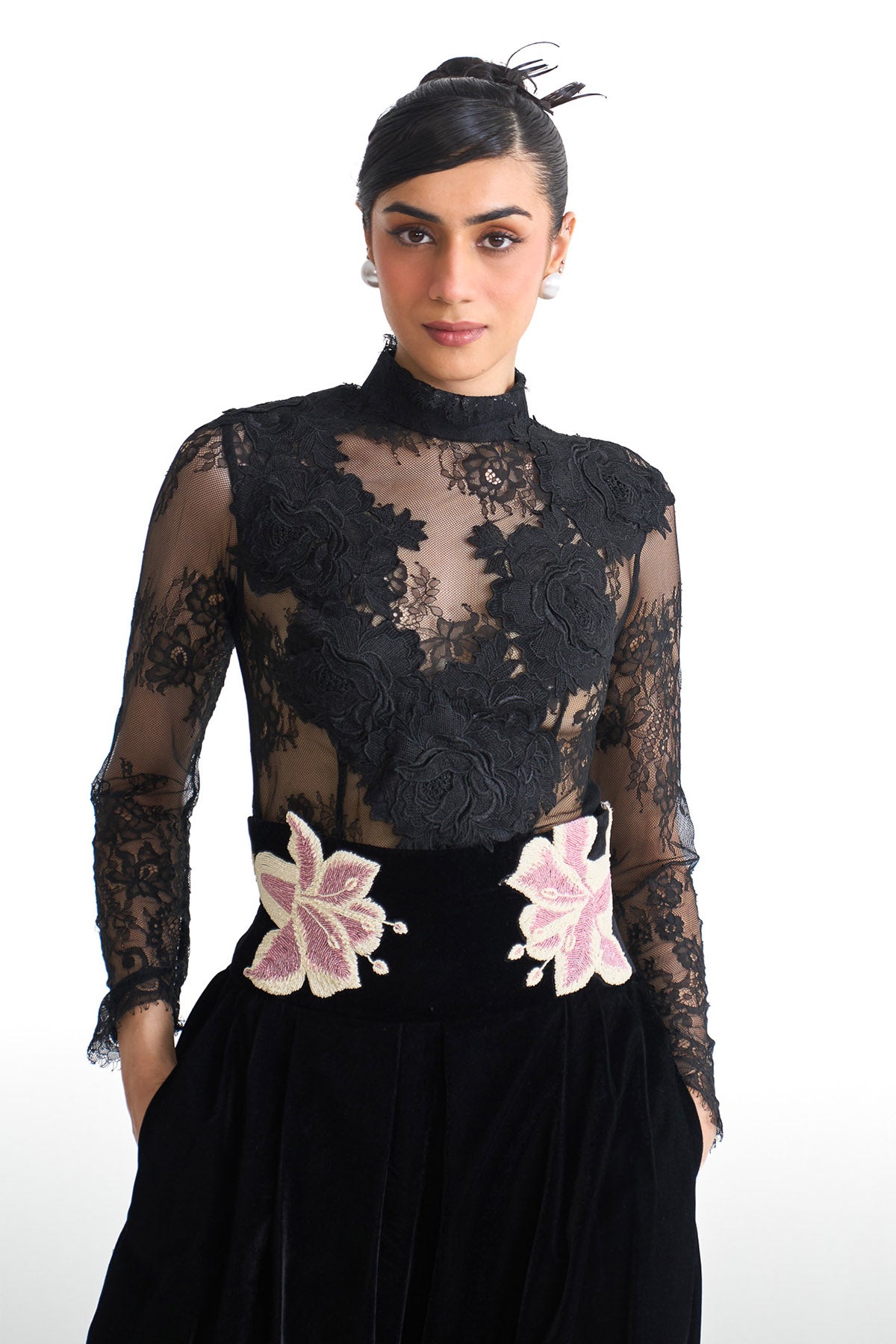 Pearl lily lace bodysuit